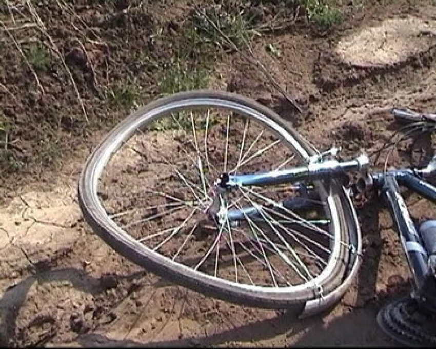 На Ставрополье автовладелец сбил десятилетнего велосипедиста и скрылся
