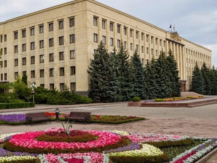 «Недоремонтировали»: еще 11 миллионов рублей пойдет на ремонт обновленного здания правительства Ставрополья 