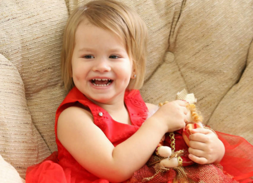 Маленькая «вселенная» Настя Андреева в конкурсе «Самая чудесная улыбка ребенка 2020»