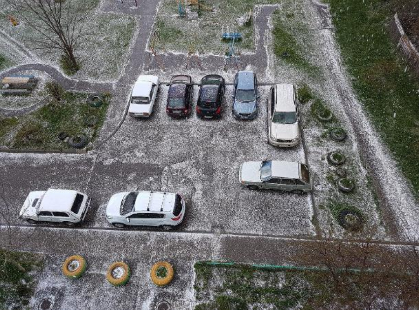 Град и снег обрушились на несколько районов Ставрополя
