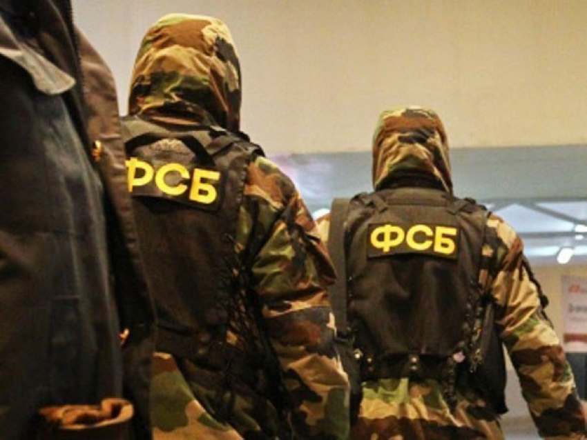 ФСБ задержала двоих оперуполномоченных за взятку