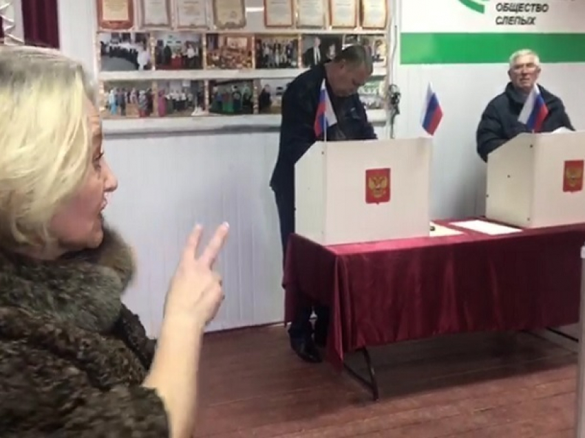 В Черкесске избиратели голосуют с трибун, а не в кабинках