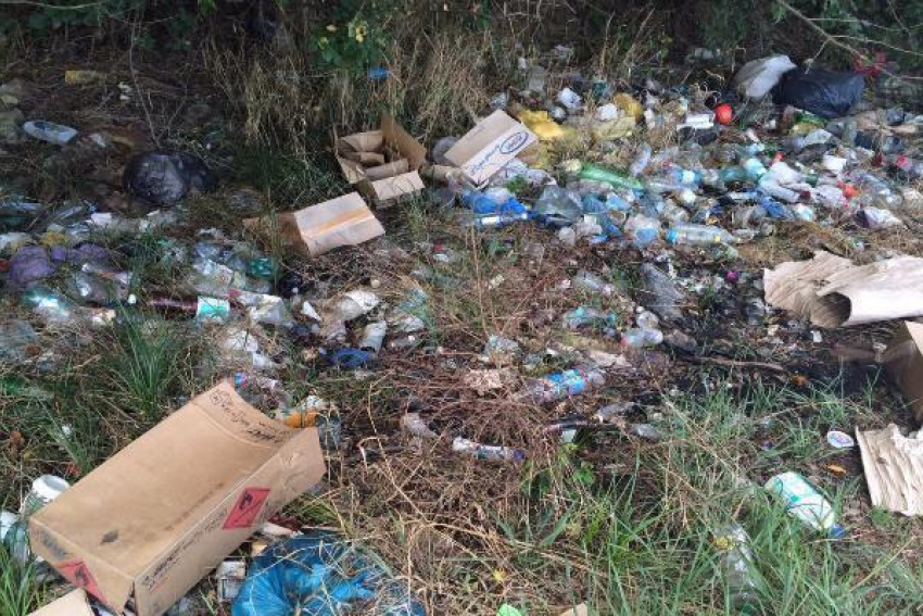 Свалка мусора образовалась на излюбленном месте дальнобойщиков в Невинномысске