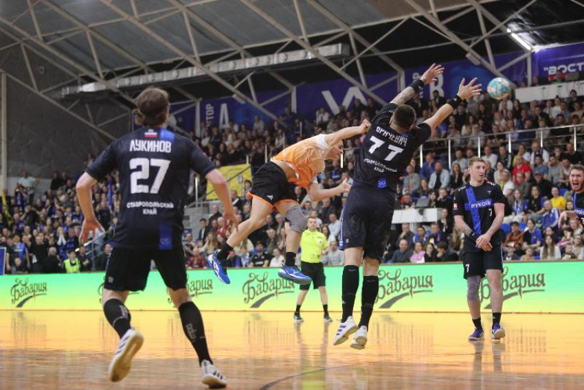 «Рыси» в Снежинске загрызли «южных слонов»: гандболисты ставропольского «Виктора» проиграли на Урале