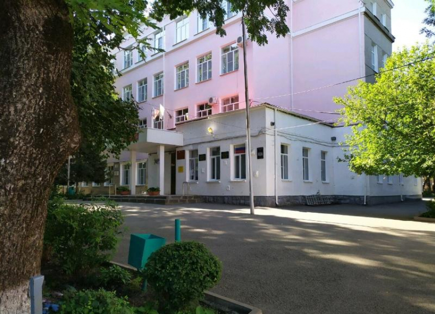 В школе №32 Ставрополя проводят независимую строительную экспертизу