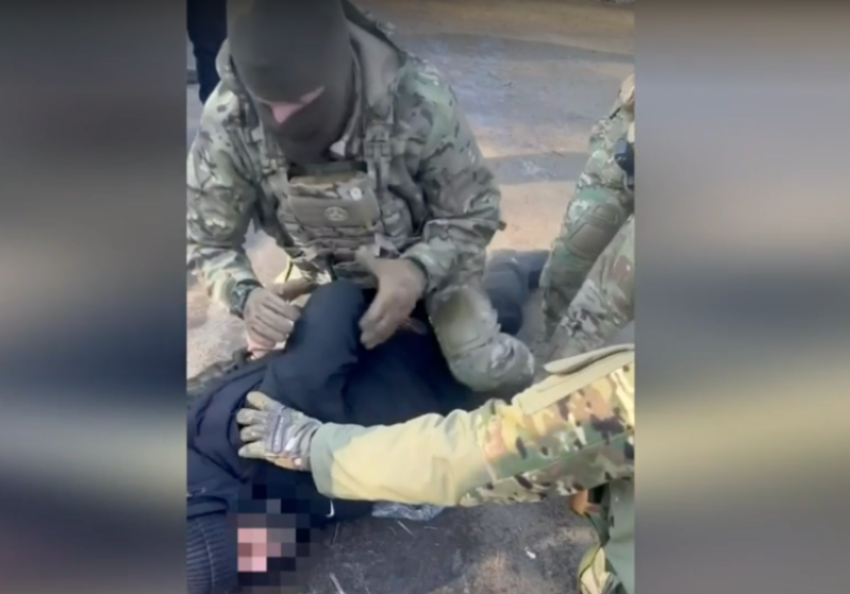 На Ставрополье задержали банду, вымогавшую более 3,5 миллиона рублей: видео