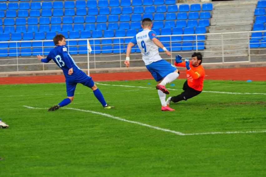 Футболисты «Динамо» упустили победу в матче с «Черномоцем» на последних секундах