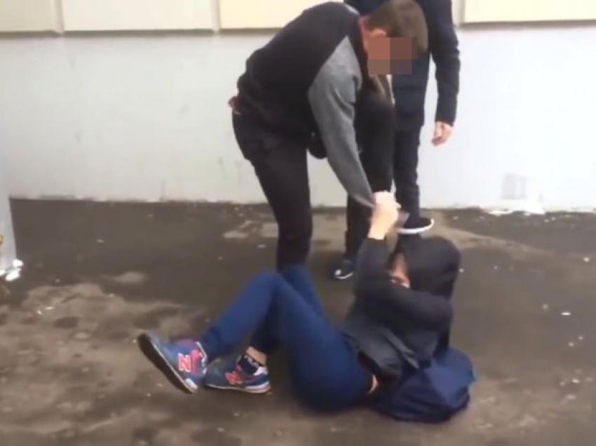 14-летний подросток ударил ножом 12-летнего во время драки в школе Кисловодска