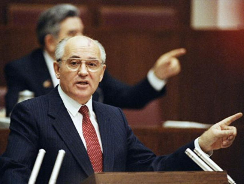 Уроженец Ставрополья Михаил Горбачев требует отменить длинные выходные