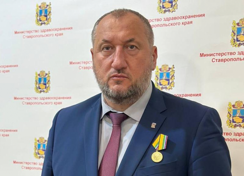 Министру здравоохранения Ставрополья вручили медаль за вклад в укрепление обороны 