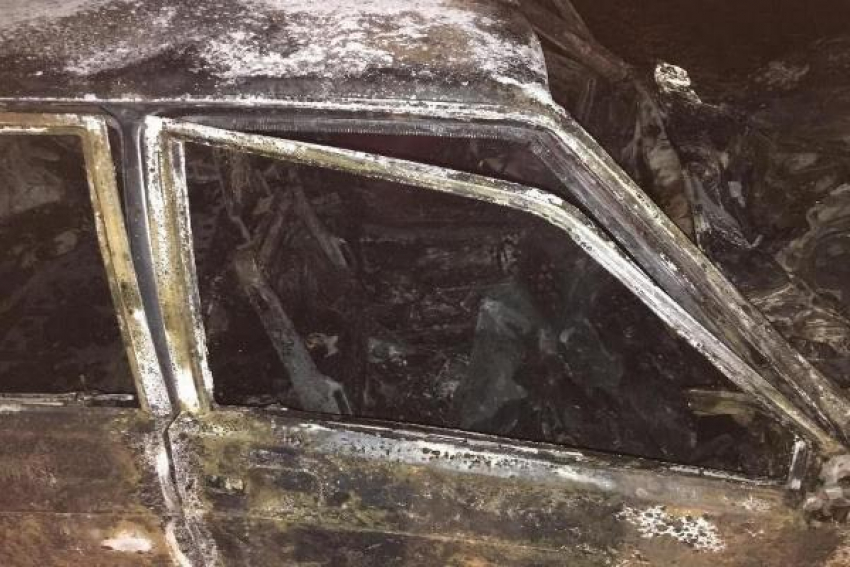 ВАЗ загорелся при столкновении с трактором на Ставрополье