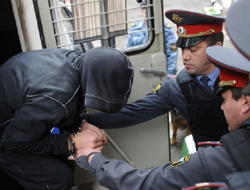 За удар полицейского в поясницу буйный житель Ставрополя заплатит 20 тысяч публей