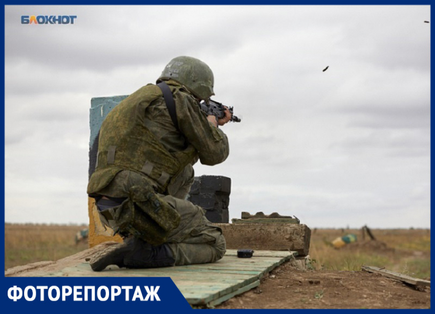 Дронами, гранатами и стрельбой упражняются мобилизованные на Ставрополье