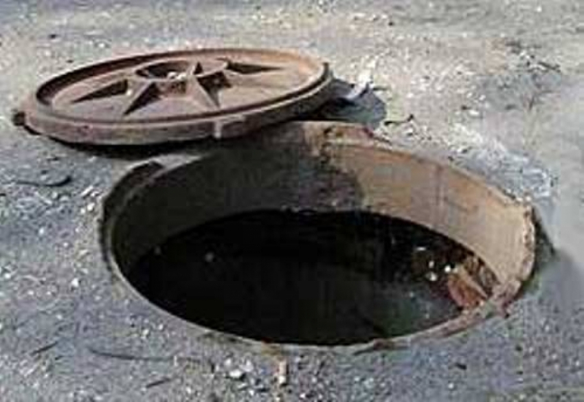 В Георгиевске мужчину арестовали за кражу канализационных люков