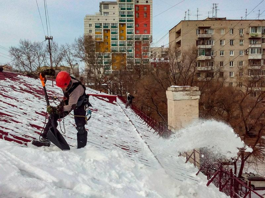 На Ставрополье за смерть человека от падения снега предусмотрена уголовная ответственность