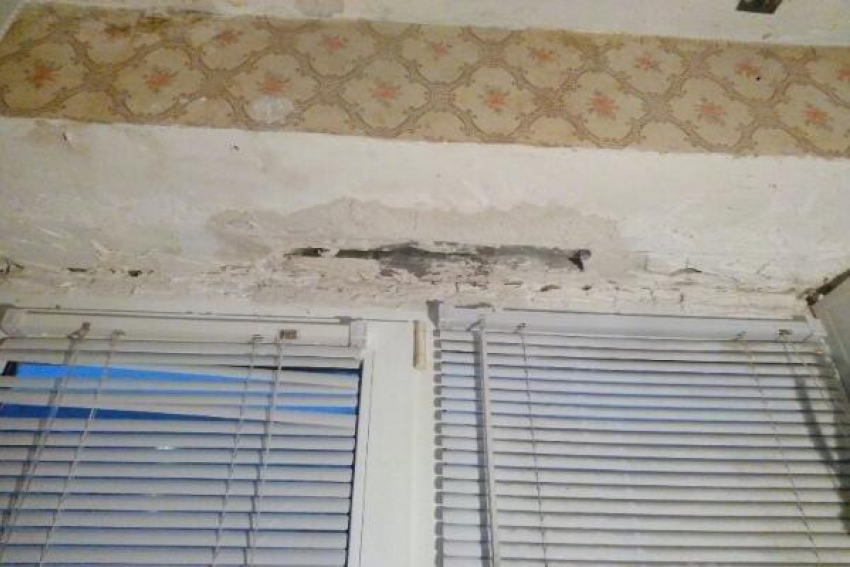 Вода с потолка общежития Ставрополя льется уже около полугода