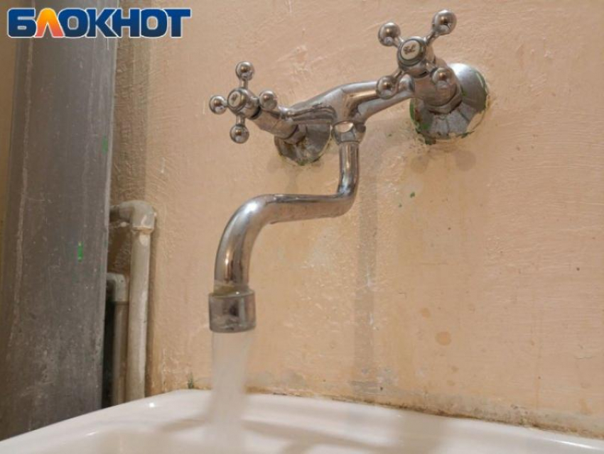 Жители КМВ второй день остаются без воды из-за аварии на кубанском водопроводе: названы сроки завершения работ