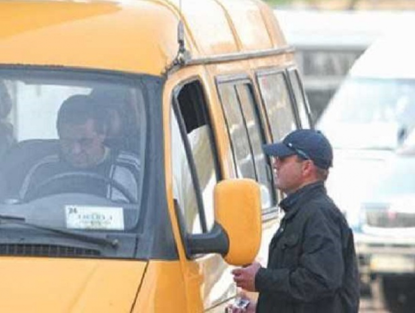 Трех водителей маршруток уволили за хамство и нарушения в Ставрополе 