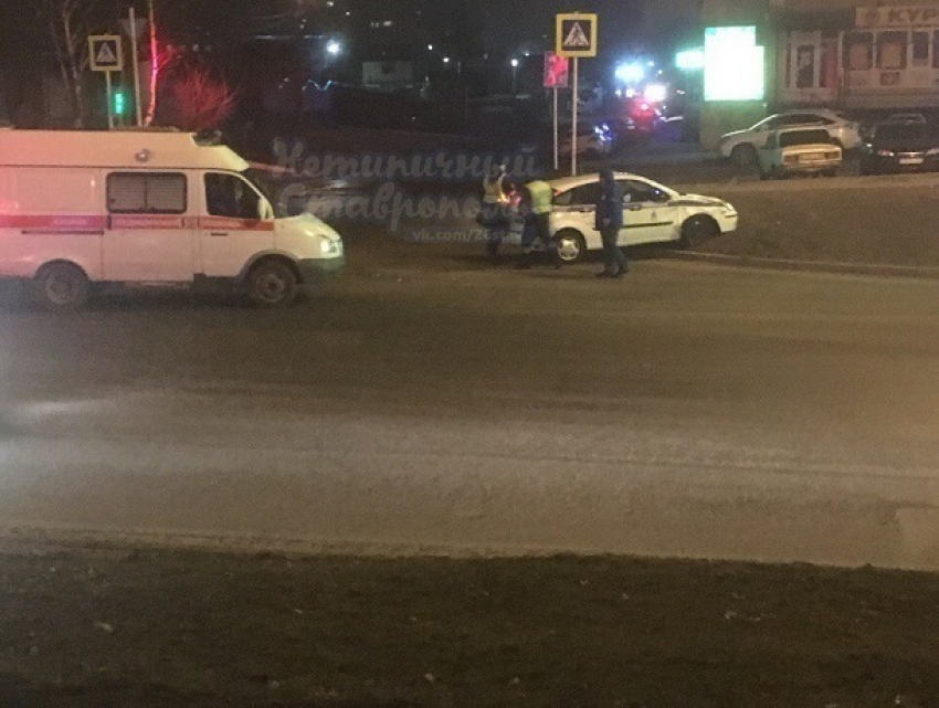 Автомобили «скорой» и ДПС попали в курьезное ДТП в  Ставрополе