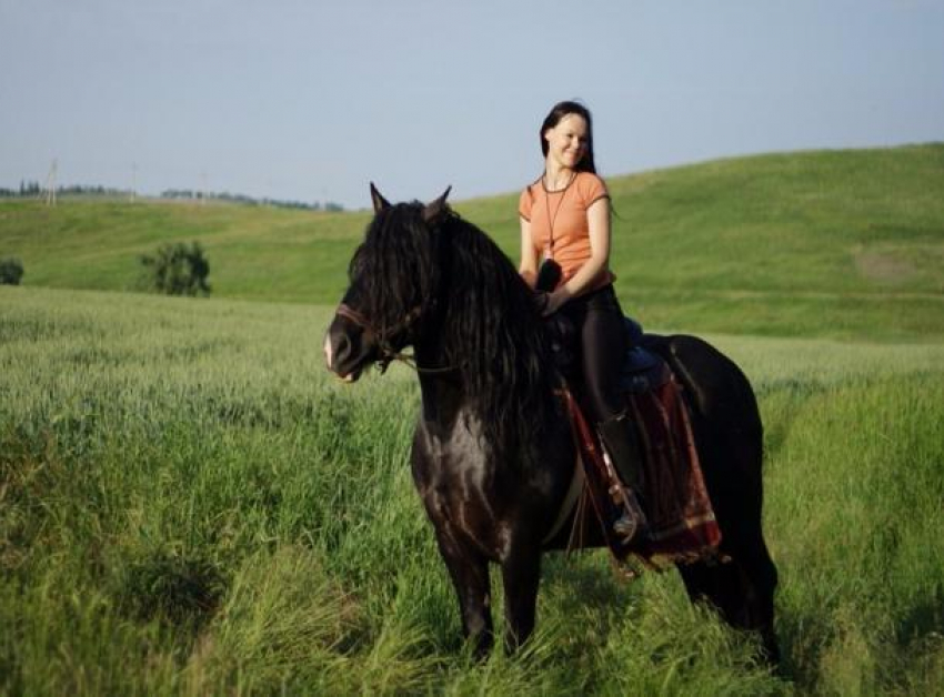 Я счастлива, когда вижу улыбки и успехи детей с ДЦП, - руководитель конного клуба Олеся Шепилова