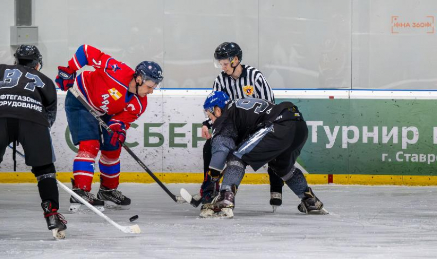 В хоккейном плей-офф пока без сенсаций: в ставропольской «Лиге мечты» фавориты одолели аутсайдеров