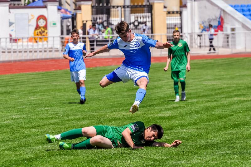 Юные ставропольские динамовцы вступили в спор за медали Юношеской футбольной лиги 