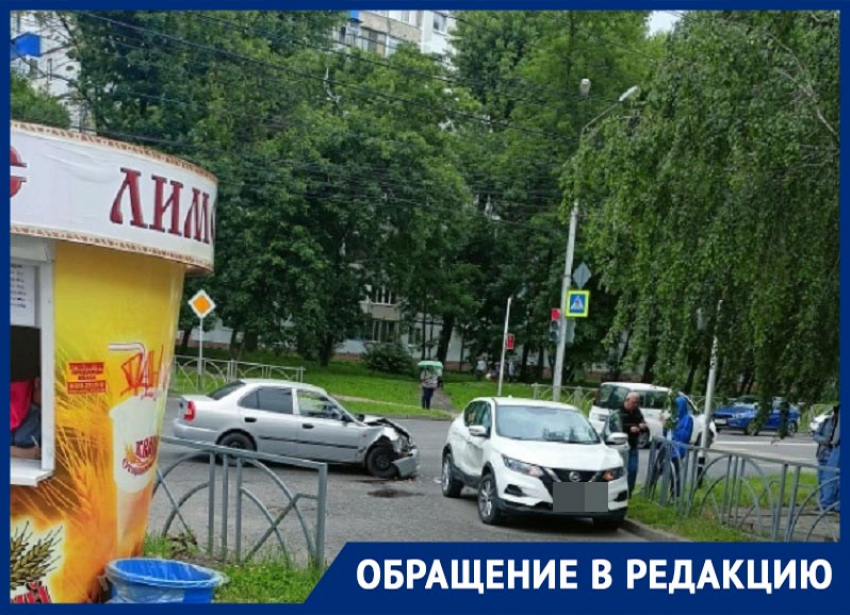 Водителей ждет беда: отрегулированный на юге Ставрополя светофор стал магнитом для аварий 