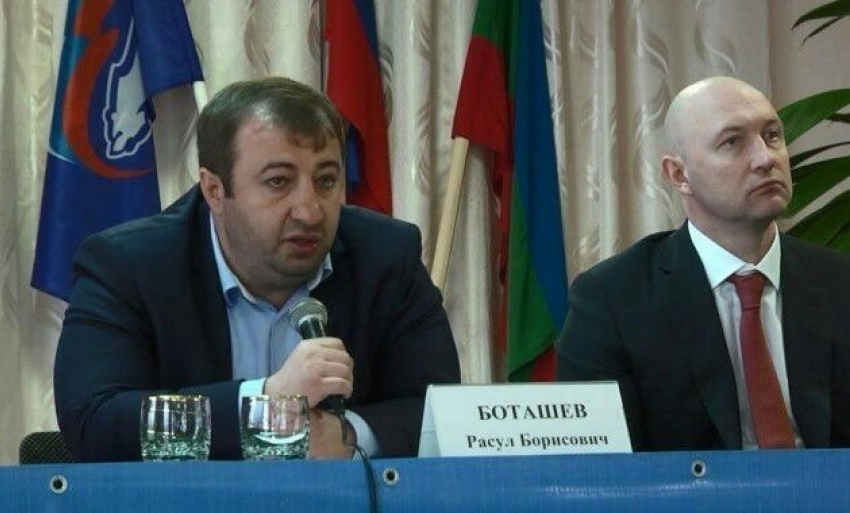 Единороссы признали, что в курсе скандальных инициатив депутата Боташева из КЧР
