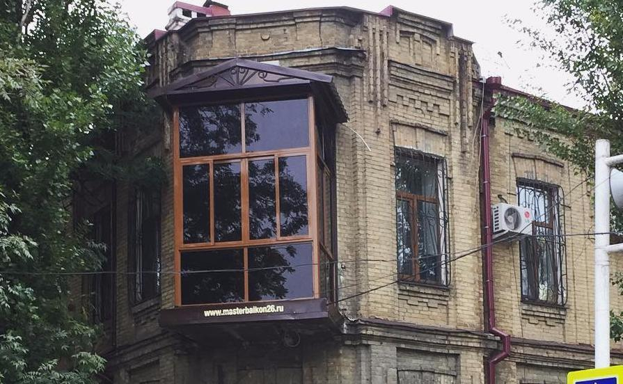 В центре Пятигорска предприниматели изуродовали фасад старинного здания