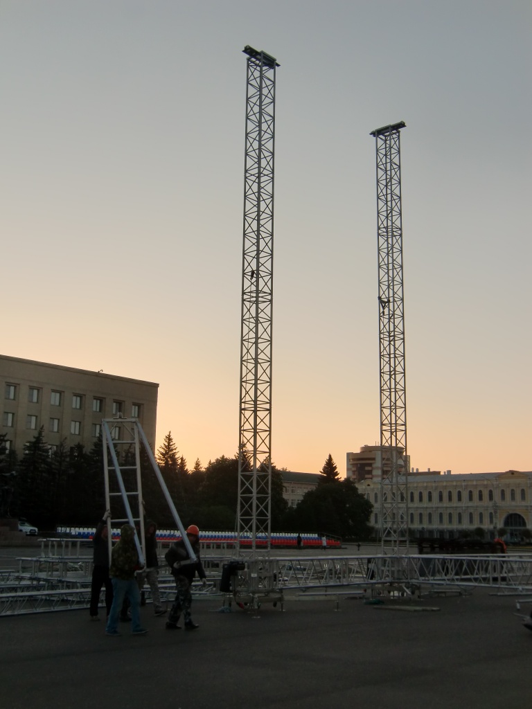 Огромную сцену установят на площади Ленина в Ставрополе