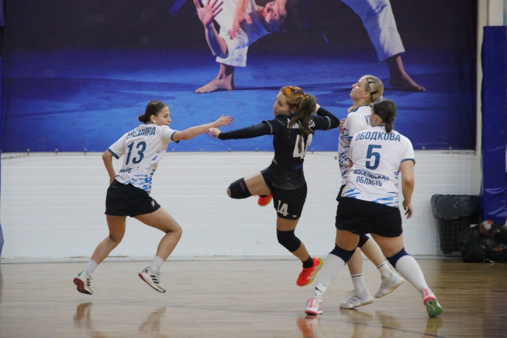 Снежана Махнева